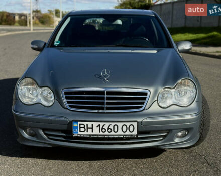 Серый Мерседес Ц-Класс, объемом двигателя 1.8 л и пробегом 197 тыс. км за 7500 $, фото 3 на Automoto.ua