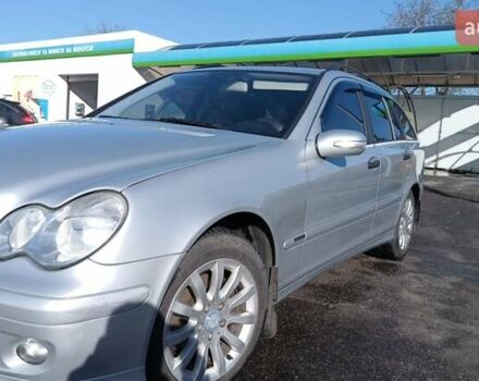 Серый Мерседес Ц-Класс, объемом двигателя 1.8 л и пробегом 300 тыс. км за 7200 $, фото 6 на Automoto.ua