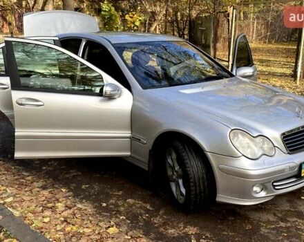 Серый Мерседес Ц-Класс, объемом двигателя 1.8 л и пробегом 278 тыс. км за 6500 $, фото 15 на Automoto.ua