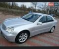 Сірий Мерседес Ц-Клас, об'ємом двигуна 2 л та пробігом 300 тис. км за 7000 $, фото 4 на Automoto.ua