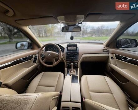 Сірий Мерседес Ц-Клас, об'ємом двигуна 3 л та пробігом 300 тис. км за 11000 $, фото 45 на Automoto.ua