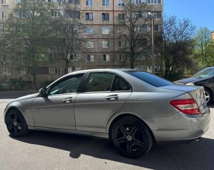 Серый Мерседес Ц-Класс, объемом двигателя 1.8 л и пробегом 270 тыс. км за 8000 $, фото 1 на Automoto.ua