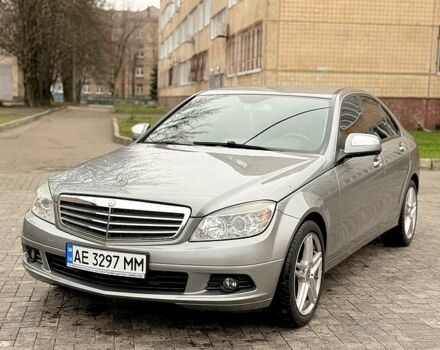 Серый Мерседес Ц-Класс, объемом двигателя 2.1 л и пробегом 256 тыс. км за 5000 $, фото 4 на Automoto.ua