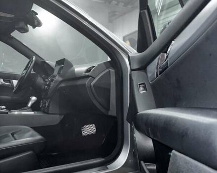 Серый Мерседес Ц-Класс, объемом двигателя 3 л и пробегом 99 тыс. км за 14800 $, фото 21 на Automoto.ua