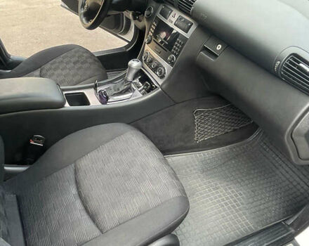 Сірий Мерседес Ц-Клас, об'ємом двигуна 1.8 л та пробігом 215 тис. км за 7200 $, фото 17 на Automoto.ua