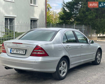 Сірий Мерседес Ц-Клас, об'ємом двигуна 1.8 л та пробігом 215 тис. км за 7200 $, фото 6 на Automoto.ua