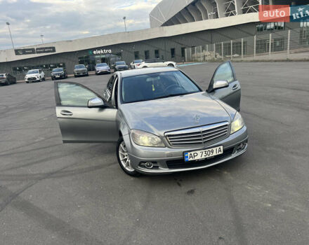 Сірий Мерседес Ц-Клас, об'ємом двигуна 1.8 л та пробігом 257 тис. км за 7500 $, фото 48 на Automoto.ua