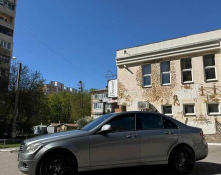 Серый Мерседес Ц-Класс, объемом двигателя 1.8 л и пробегом 270 тыс. км за 8000 $, фото 22 на Automoto.ua