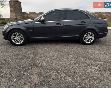 Сірий Мерседес Ц-Клас, об'ємом двигуна 3 л та пробігом 300 тис. км за 11000 $, фото 3 на Automoto.ua