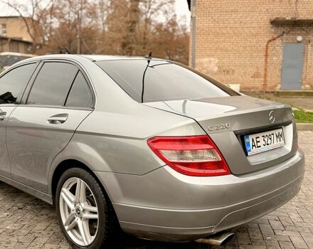 Серый Мерседес Ц-Класс, объемом двигателя 2.1 л и пробегом 256 тыс. км за 5000 $, фото 2 на Automoto.ua