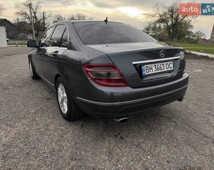 Сірий Мерседес Ц-Клас, об'ємом двигуна 3 л та пробігом 300 тис. км за 11000 $, фото 6 на Automoto.ua