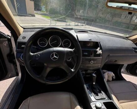 Серый Мерседес Ц-Класс, объемом двигателя 1.8 л и пробегом 270 тыс. км за 8000 $, фото 12 на Automoto.ua