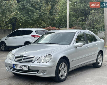 Сірий Мерседес Ц-Клас, об'ємом двигуна 1.8 л та пробігом 215 тис. км за 7100 $, фото 4 на Automoto.ua