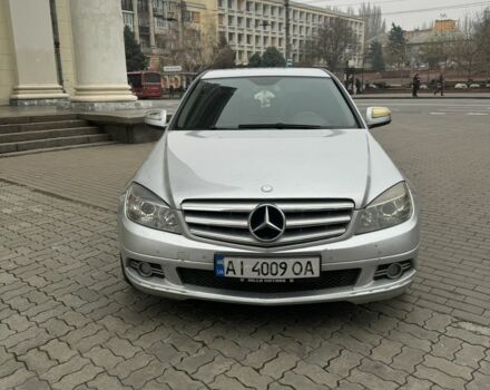 Серый Мерседес Ц-Класс, объемом двигателя 2.1 л и пробегом 300 тыс. км за 7200 $, фото 1 на Automoto.ua