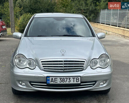 Сірий Мерседес Ц-Клас, об'ємом двигуна 1.8 л та пробігом 215 тис. км за 7200 $, фото 4 на Automoto.ua
