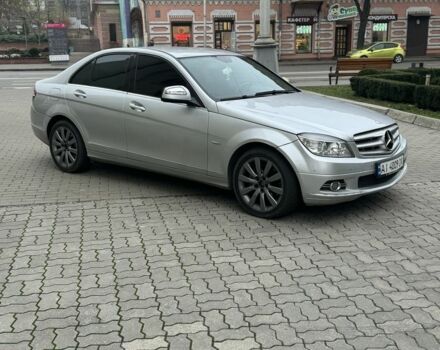 Серый Мерседес Ц-Класс, объемом двигателя 2.1 л и пробегом 300 тыс. км за 7200 $, фото 4 на Automoto.ua