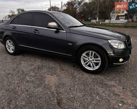 Сірий Мерседес Ц-Клас, об'ємом двигуна 3 л та пробігом 300 тис. км за 11000 $, фото 4 на Automoto.ua