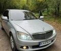 Серый Мерседес Ц-Класс, объемом двигателя 2.2 л и пробегом 334 тыс. км за 8000 $, фото 1 на Automoto.ua