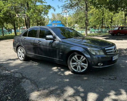 Сірий Мерседес Ц-Клас, об'ємом двигуна 3 л та пробігом 256 тис. км за 9300 $, фото 2 на Automoto.ua