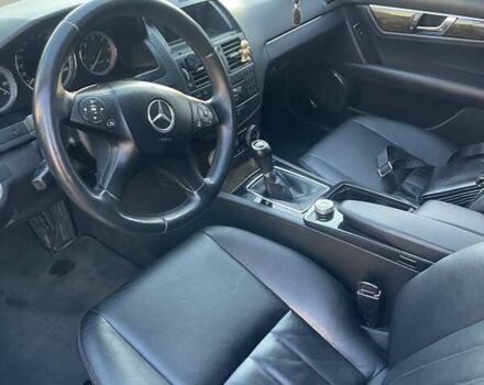 Серый Мерседес Ц-Класс, объемом двигателя 2.15 л и пробегом 320 тыс. км за 8000 $, фото 10 на Automoto.ua
