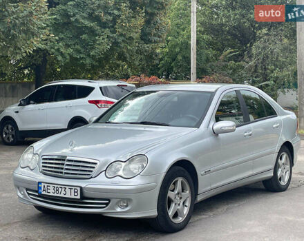 Сірий Мерседес Ц-Клас, об'ємом двигуна 1.8 л та пробігом 215 тис. км за 7200 $, фото 1 на Automoto.ua