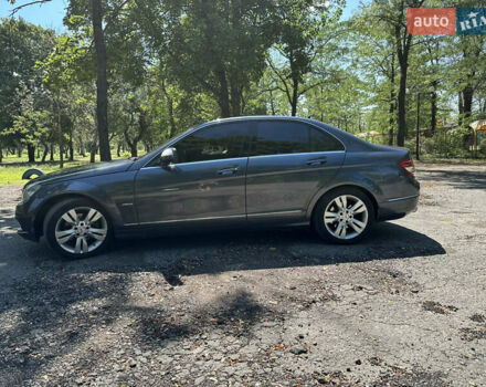 Сірий Мерседес Ц-Клас, об'ємом двигуна 3 л та пробігом 256 тис. км за 9300 $, фото 7 на Automoto.ua