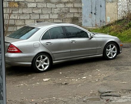 Сірий Мерседес Ц-Клас, об'ємом двигуна 3 л та пробігом 180 тис. км за 8000 $, фото 1 на Automoto.ua