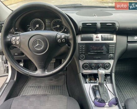 Сірий Мерседес Ц-Клас, об'ємом двигуна 1.8 л та пробігом 215 тис. км за 7200 $, фото 12 на Automoto.ua