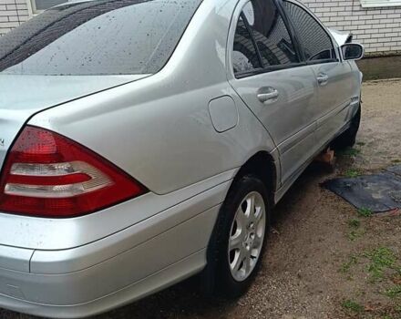 Сірий Мерседес Ц-Клас, об'ємом двигуна 1.8 л та пробігом 216 тис. км за 2700 $, фото 2 на Automoto.ua