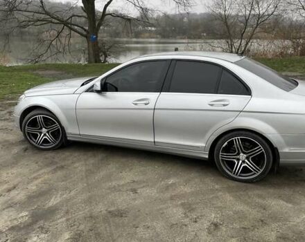 Серый Мерседес Ц-Класс, объемом двигателя 2.15 л и пробегом 320 тыс. км за 8000 $, фото 3 на Automoto.ua