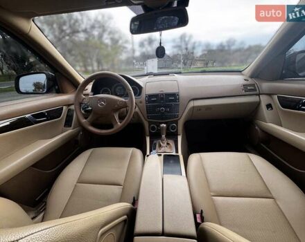 Сірий Мерседес Ц-Клас, об'ємом двигуна 3 л та пробігом 300 тис. км за 11000 $, фото 26 на Automoto.ua