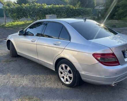 Серый Мерседес Ц-Класс, объемом двигателя 2.15 л и пробегом 320 тыс. км за 8000 $, фото 2 на Automoto.ua