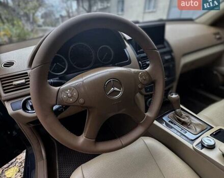 Сірий Мерседес Ц-Клас, об'ємом двигуна 3 л та пробігом 300 тис. км за 11000 $, фото 24 на Automoto.ua