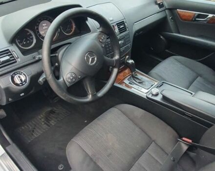 Серый Мерседес Ц-Класс, объемом двигателя 2.1 л и пробегом 355 тыс. км за 7100 $, фото 7 на Automoto.ua