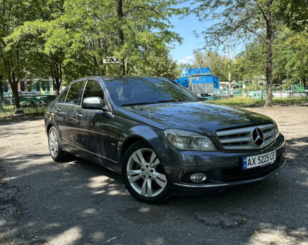 Сірий Мерседес Ц-Клас, об'ємом двигуна 3 л та пробігом 256 тис. км за 9300 $, фото 1 на Automoto.ua