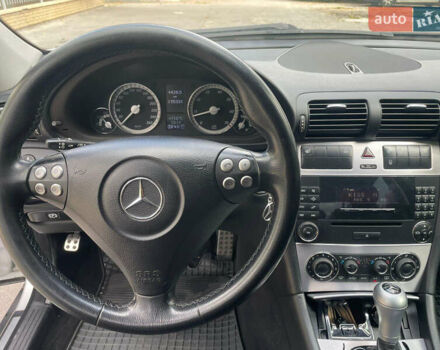 Сірий Мерседес Ц-Клас, об'ємом двигуна 1.8 л та пробігом 215 тис. км за 7200 $, фото 13 на Automoto.ua