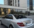 Серый Мерседес Ц-Класс, объемом двигателя 3 л и пробегом 305 тыс. км за 7000 $, фото 4 на Automoto.ua