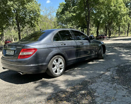 Сірий Мерседес Ц-Клас, об'ємом двигуна 3 л та пробігом 256 тис. км за 9300 $, фото 3 на Automoto.ua