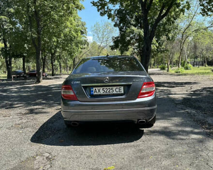 Сірий Мерседес Ц-Клас, об'ємом двигуна 3 л та пробігом 256 тис. км за 9300 $, фото 5 на Automoto.ua