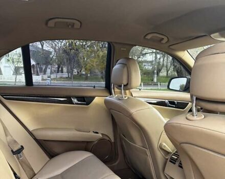 Сірий Мерседес Ц-Клас, об'ємом двигуна 3 л та пробігом 300 тис. км за 11000 $, фото 35 на Automoto.ua