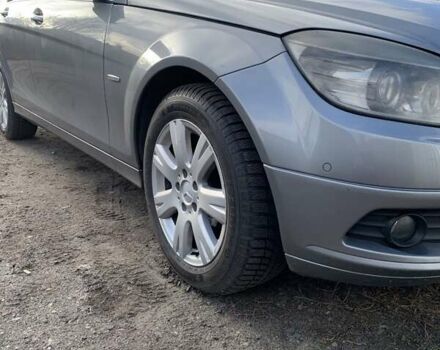 Серый Мерседес Ц-Класс, объемом двигателя 1.8 л и пробегом 270 тыс. км за 8000 $, фото 27 на Automoto.ua