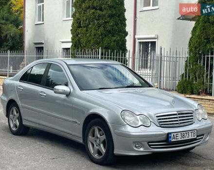 Сірий Мерседес Ц-Клас, об'ємом двигуна 1.8 л та пробігом 215 тис. км за 7200 $, фото 2 на Automoto.ua