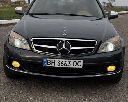 Сірий Мерседес Ц-Клас, об'ємом двигуна 3 л та пробігом 300 тис. км за 11000 $, фото 1 на Automoto.ua