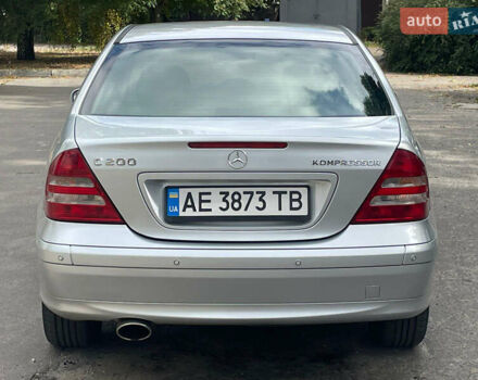 Сірий Мерседес Ц-Клас, об'ємом двигуна 1.8 л та пробігом 215 тис. км за 7200 $, фото 7 на Automoto.ua