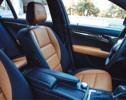 Сірий Мерседес Ц-Клас, об'ємом двигуна 1.8 л та пробігом 211 тис. км за 10500 $, фото 1 на Automoto.ua