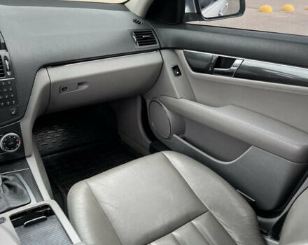 Серый Мерседес Ц-Класс, объемом двигателя 1.8 л и пробегом 226 тыс. км за 9000 $, фото 14 на Automoto.ua