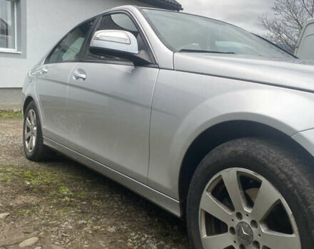 Сірий Мерседес Ц-Клас, об'ємом двигуна 2.15 л та пробігом 300 тис. км за 8600 $, фото 3 на Automoto.ua