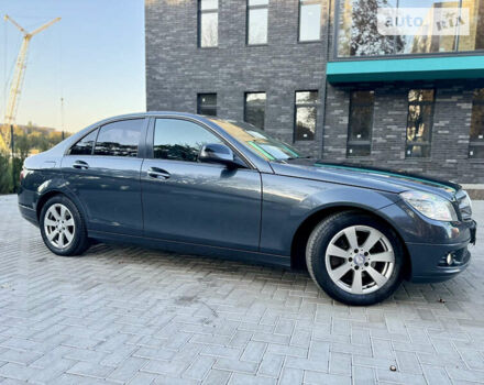 Сірий Мерседес Ц-Клас, об'ємом двигуна 2.15 л та пробігом 300 тис. км за 10800 $, фото 2 на Automoto.ua