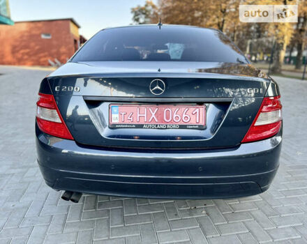 Сірий Мерседес Ц-Клас, об'ємом двигуна 2.15 л та пробігом 300 тис. км за 10800 $, фото 8 на Automoto.ua
