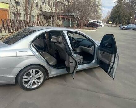 Сірий Мерседес Ц-Клас, об'ємом двигуна 3 л та пробігом 301 тис. км за 9500 $, фото 7 на Automoto.ua